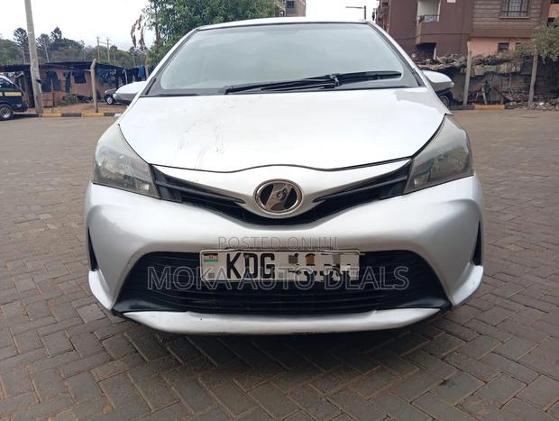 Toyota Vitz 1.0 FWD 5dr 2014 Silver