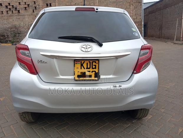Toyota Vitz 1.0 FWD 5dr 2014 Silver