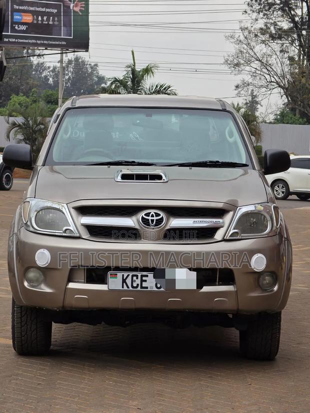 Toyota Hilux 2008 Brown