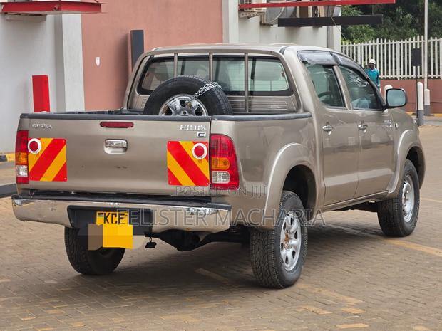 Toyota Hilux 2008 Brown