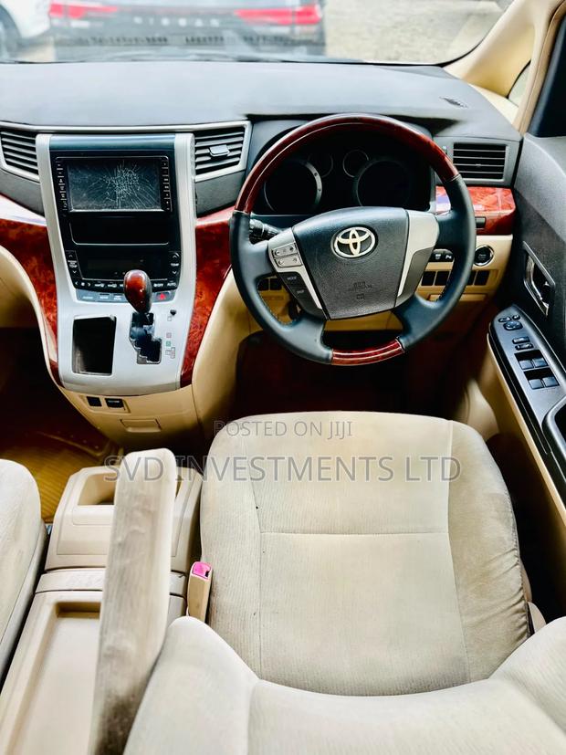 Toyota Alphard 2.4 Petrol AWD 2009 White