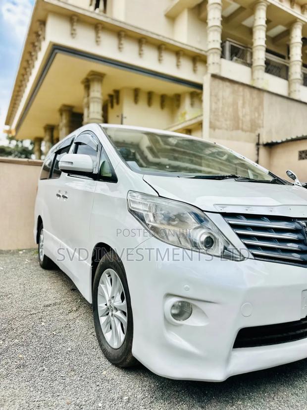 Toyota Alphard 2.4 Petrol AWD 2009 White