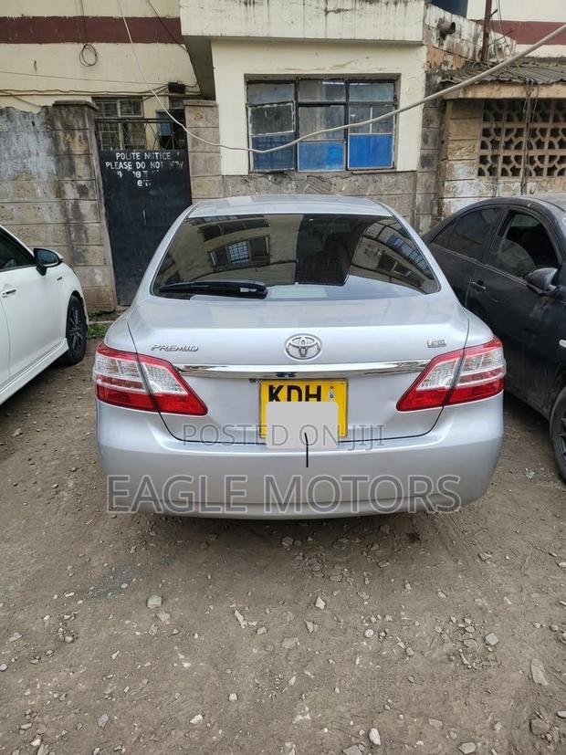 Toyota Premio 1.5 FWD 2014 Silver