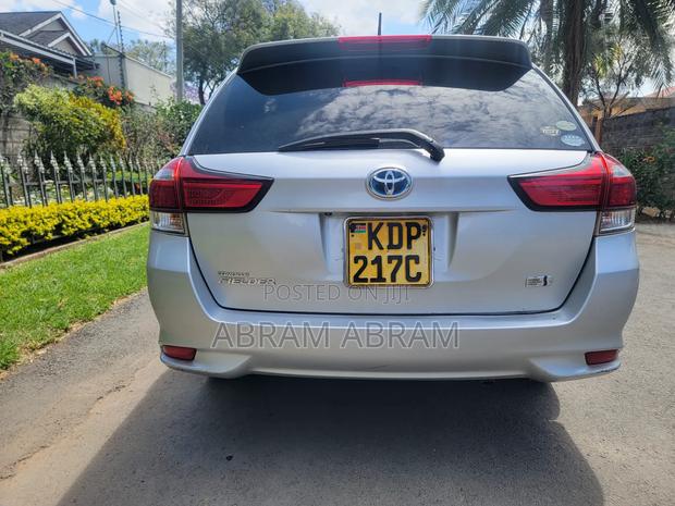 Toyota Corolla Fielder 2017 Silver