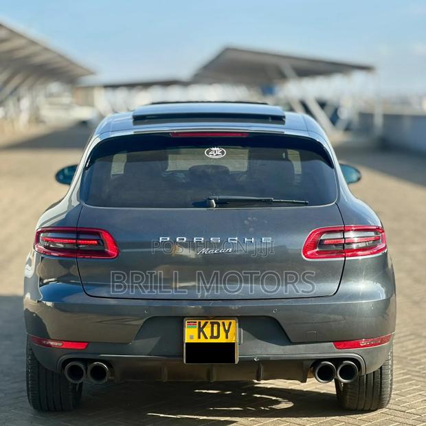 Porsche Macan Sport Edition 2018 Gray