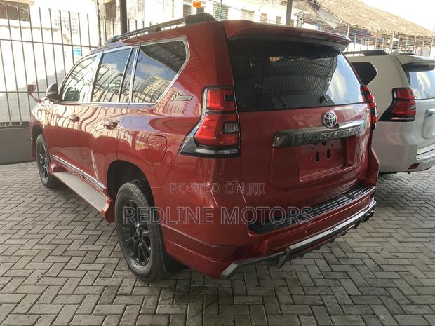 Toyota Land Cruiser Prado 2.8 2019 Red