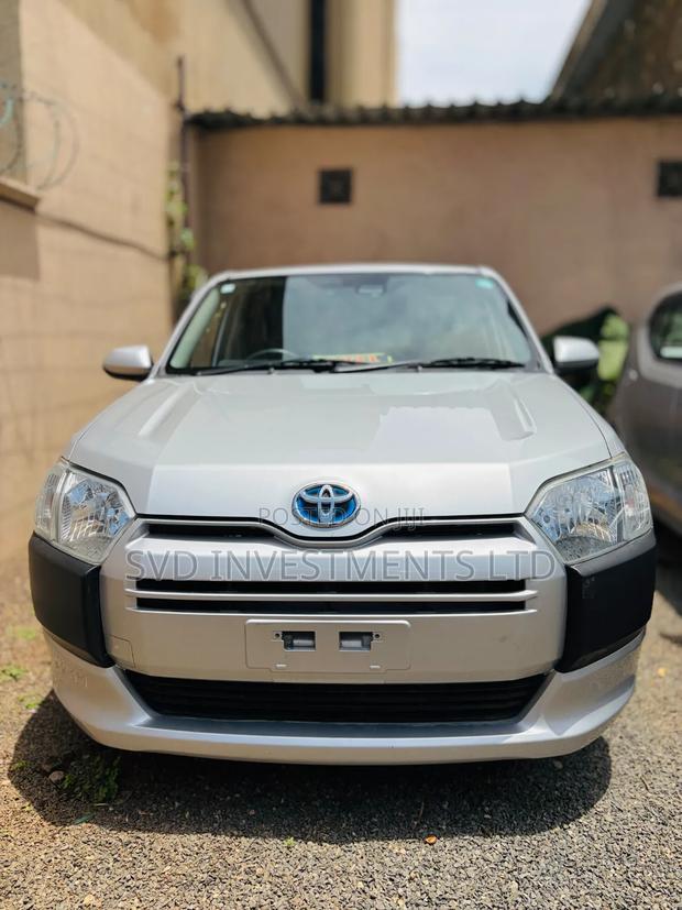 Toyota Probox 1.5 Hybrid DX Comfort 2021 Silver