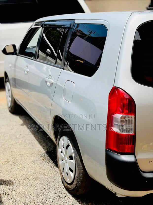 Toyota Probox 1.5 Hybrid DX Comfort 2021 Silver