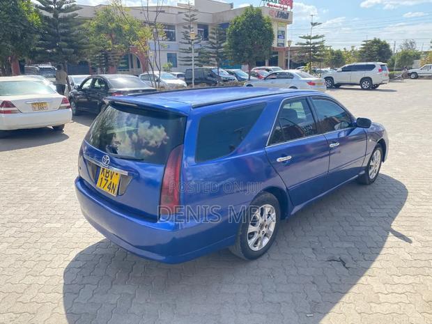 Toyota Mark II 2004 Blue