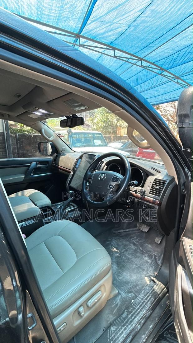 Toyota Land Cruiser 4.5 V8 TD STD 2011 Gray