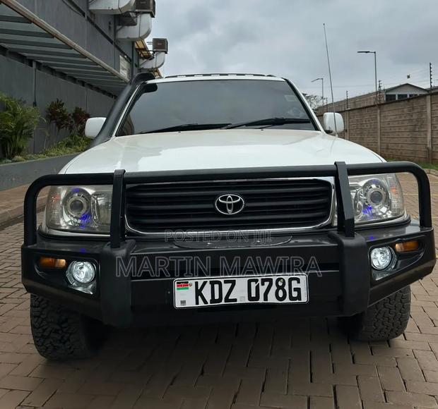 Toyota Land Cruiser Prado 2004 White