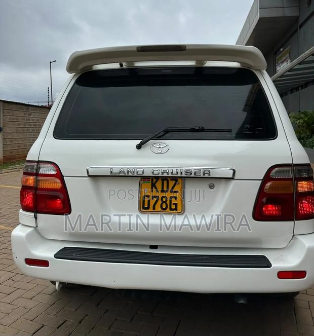 Toyota Land Cruiser Prado 2004 White