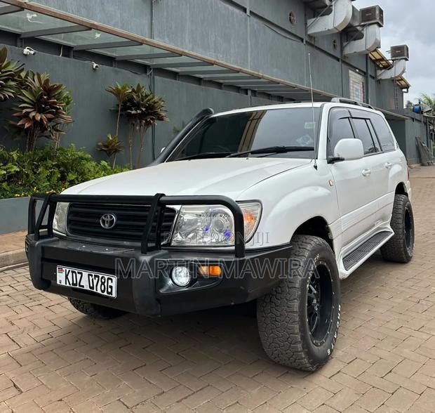 Toyota Land Cruiser Prado 2004 White
