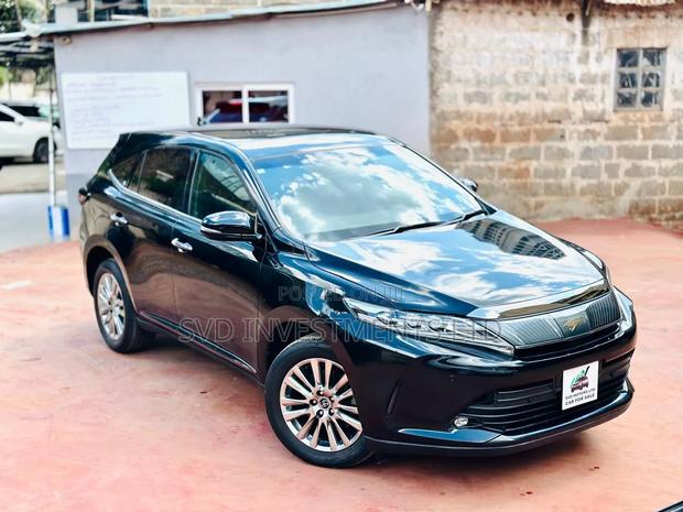 Toyota Harrier 2.0 2020 Black