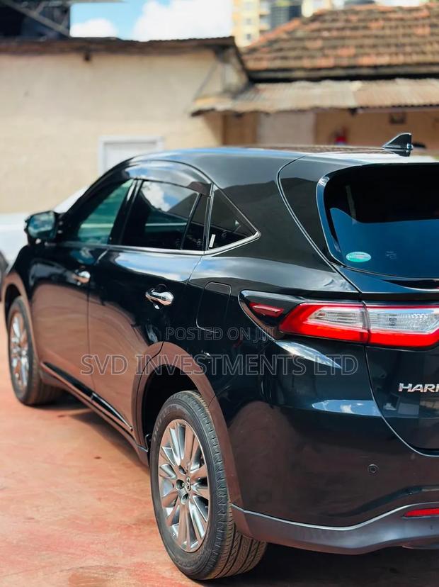Toyota Harrier 2.0 2020 Black