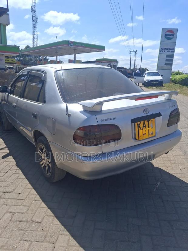 Toyota Corolla 2000 Silver