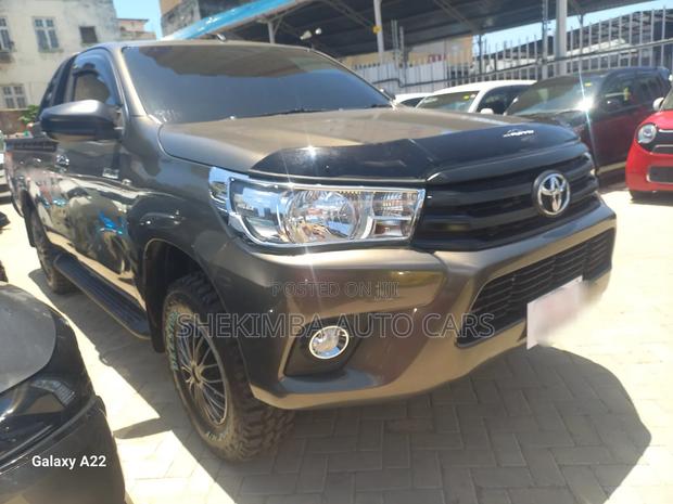 Toyota Hilux 2.8 Diesel 2020 Gray