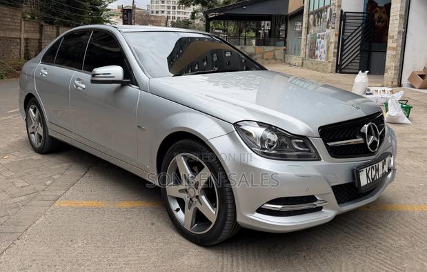 Mercedes-Benz C180 2010 Silver