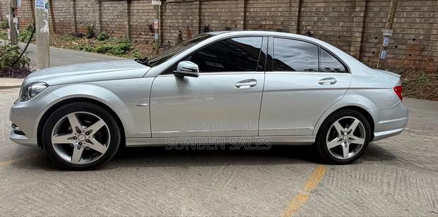 Mercedes-Benz C180 2010 Silver