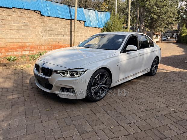 BMW 320i 2019 White