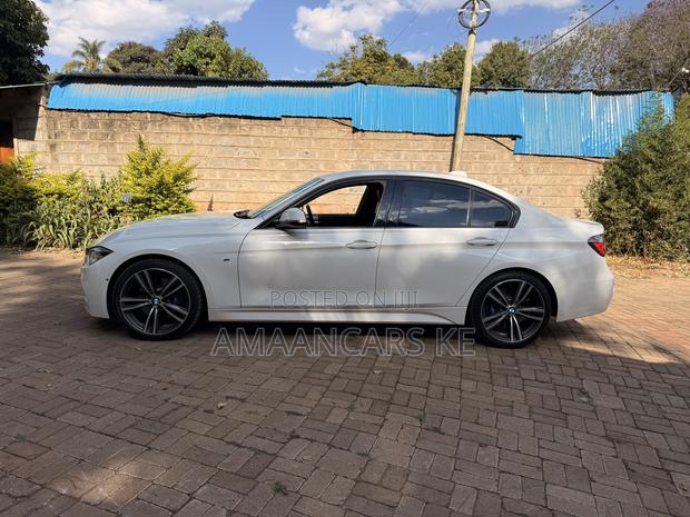 BMW 320i 2019 White