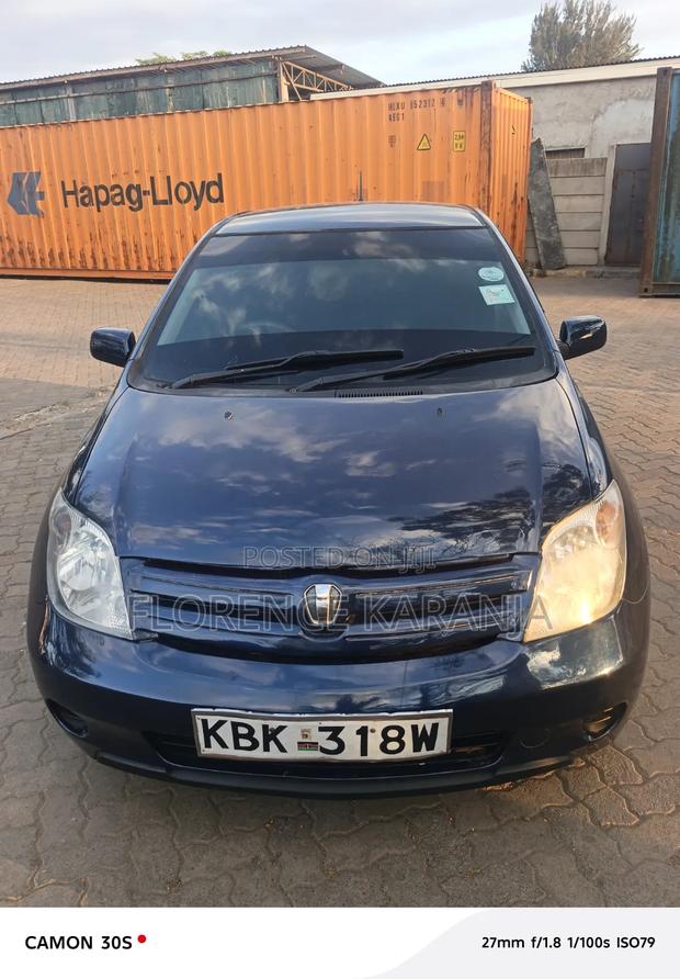 Toyota IST 2004 Blue