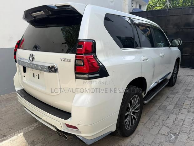 Toyota Land Cruiser Prado 2.8 2021 Pearl
