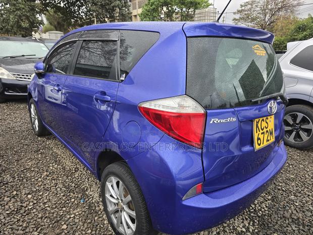 Toyota Ractis 1.5 FWD 2011 Blue