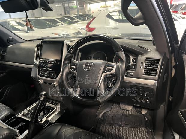 Toyota Land Cruiser 2017 Black