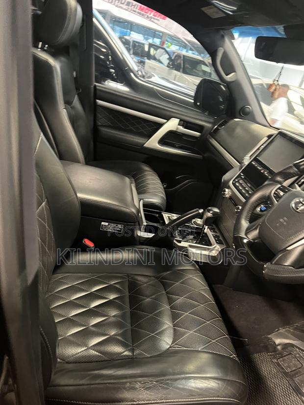 Toyota Land Cruiser 2017 Black