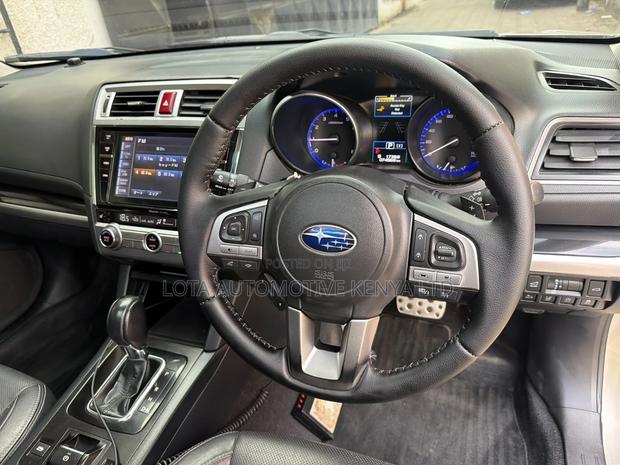 Subaru Outback 2.5i Premium AWD 2016 Gold