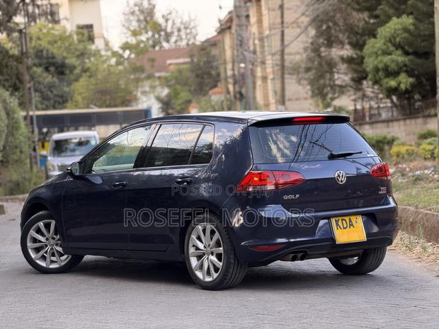 Volkswagen Golf 2013 Blue
