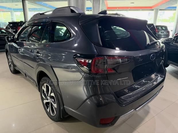 Subaru Outback 2022 Gray