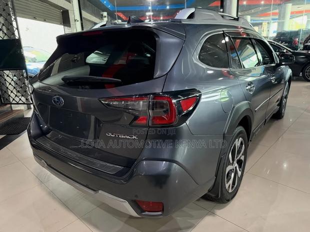 Subaru Outback 2022 Gray