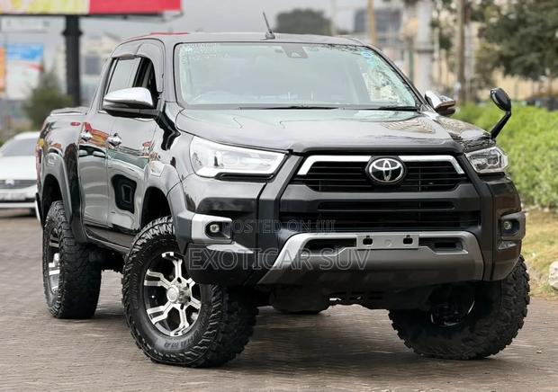 Toyota Hilux Revo Double Cab Deisel 2.8 AWD 2019 Off white