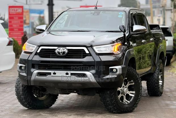 Toyota Hilux Revo Double Cab Deisel 2.8 AWD 2019 Off white