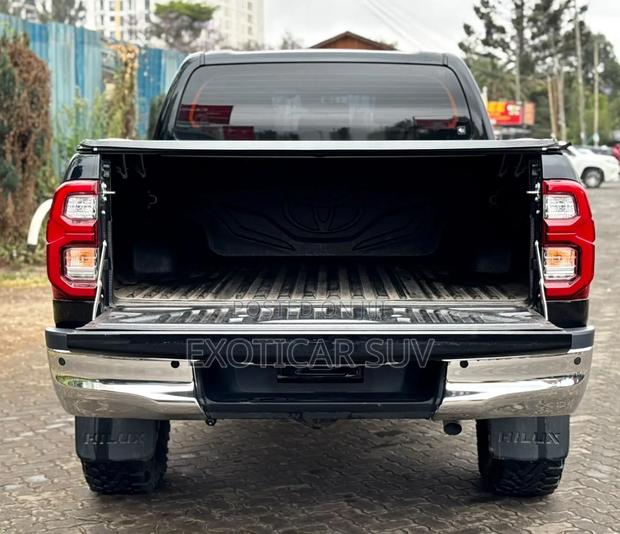 Toyota Hilux Revo Double Cab Deisel 2.8 AWD 2019 Off white
