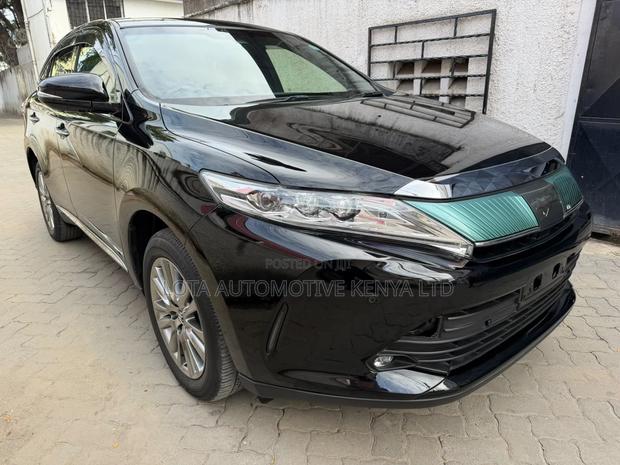 Toyota Harrier 2.0 2019 Black