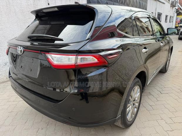Toyota Harrier 2.0 2019 Black