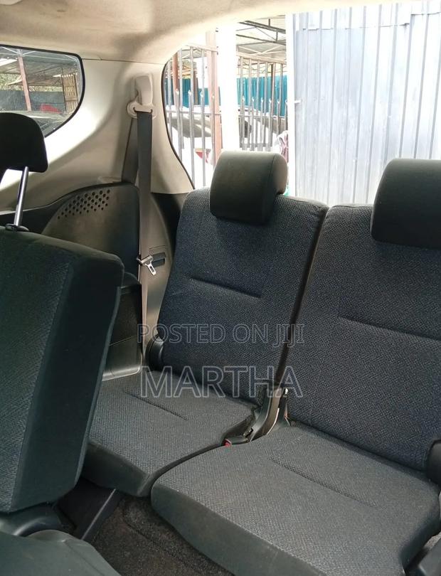 Toyota Sienta 2016 Silver