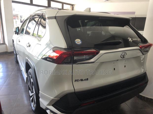 Toyota RAV4 2020 White