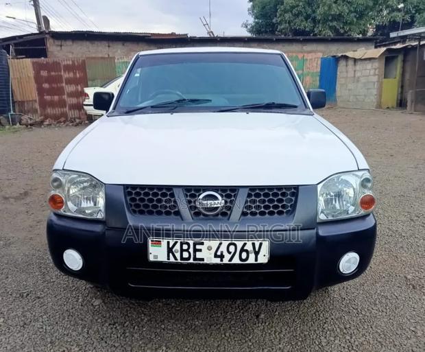Nissan Hardbody 2009 White