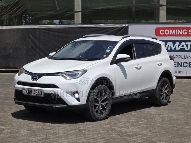 Toyota RAV4 2015 White