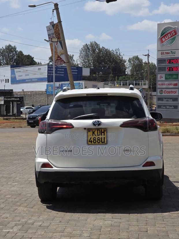 Toyota RAV4 2015 White