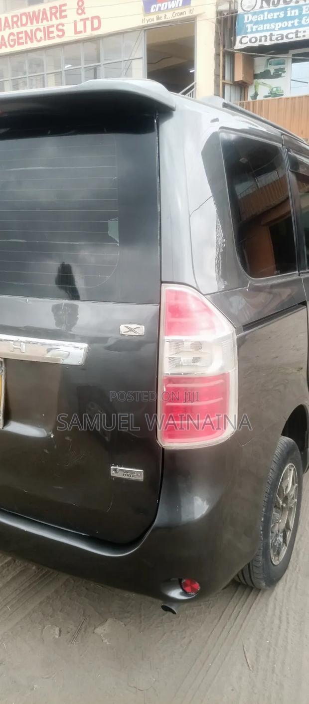 Toyota Noah 2.0 143hp AWD (7 Seater) 2013 Black