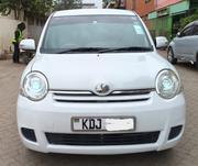 Toyota Sienta 2015 White for sale