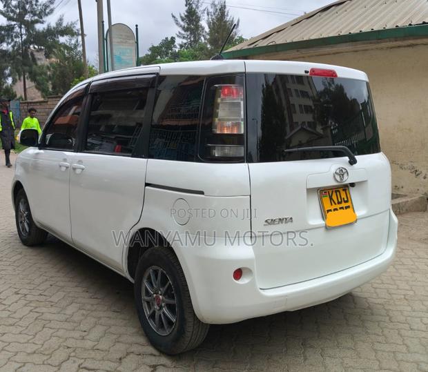 Toyota Sienta 2015 White