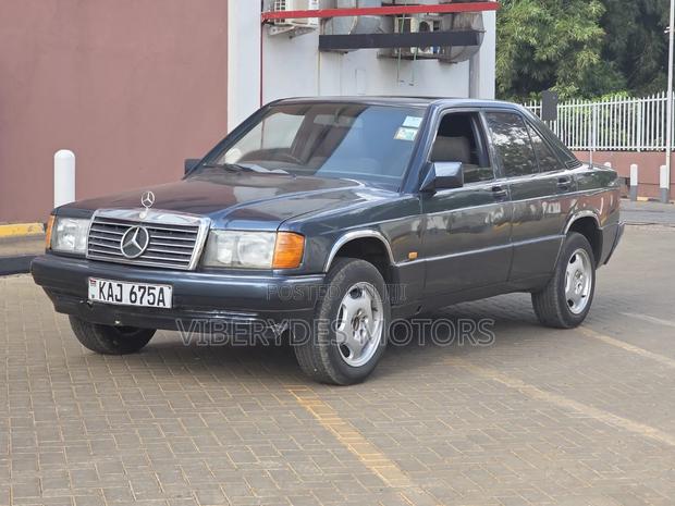 Mercedes-Benz W124 1989 Black