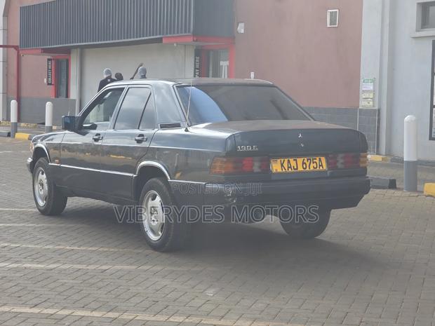 Mercedes-Benz W124 1989 Black