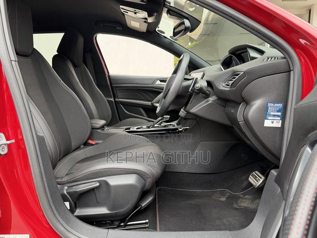 Peugeot 308 2019 Red